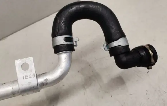 Hyundai Kona I Engine coolant pipe/hose EW01045102
