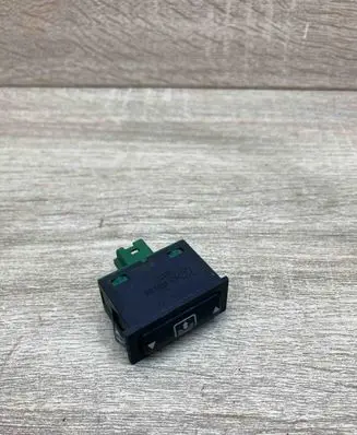 BMW 7 E38 Other switches/knobs/shifts 8352252