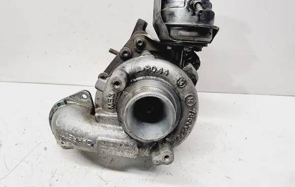 Volvo V40 Turbo 36010147