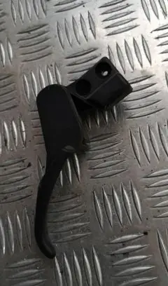 Volkswagen PASSAT B5 Engine bonnet (hood) release handle 3b1823533