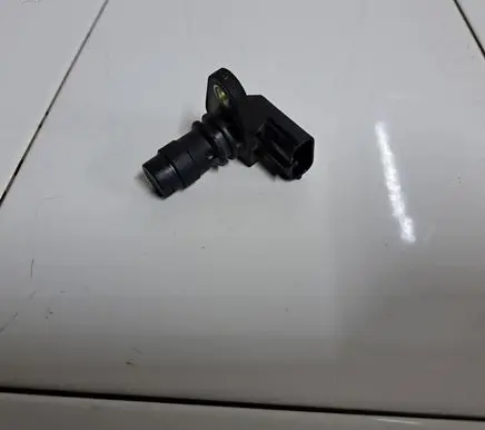 Volvo V70 Camshaft position sensor 8627354