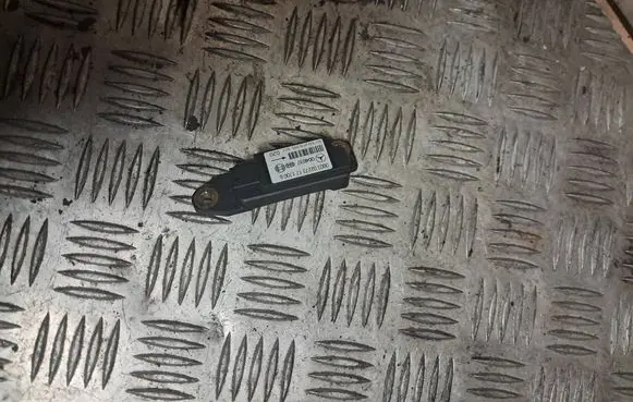 Mercedes-Benz SLK R170 Airbag deployment crash/impact sensor 0003022731717006 004637 0018200726