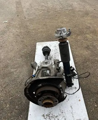 BMW X5 F15 Rear wheel hub spindle/knuckle 6875087