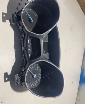 Ford Focus Speedometer (instrument cluster) 21820292