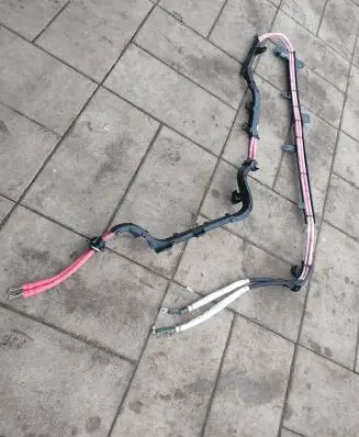 Positive cable (battery)