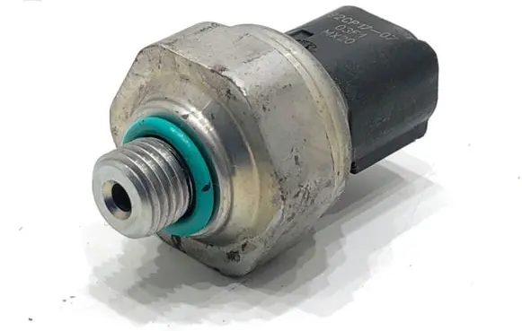 BMW 5 G30 G31 G38 Air conditioning (A/C) pressure sensor 9323658