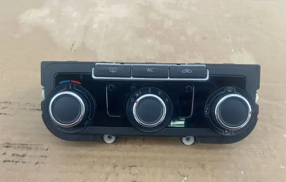 Volkswagen Jetta VI Climate control unit 7N0907426K 5HB00975150