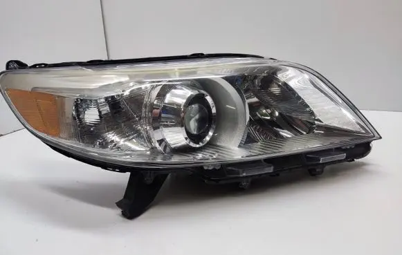 Toyota Sienna XL30 III Headlight/headlamp