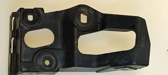 Audi A4 S4 B6 8E 8H Fender mounting bracket 8E0853922B