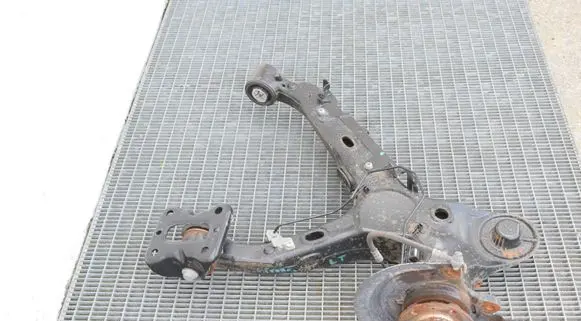 Opel Vivaro Rear wheel hub spindle/knuckle 9807505080