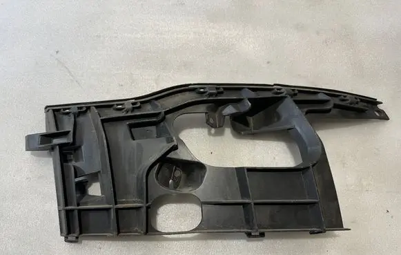 Audi A7 S7 4G Front bumper mounting bracket 4G8807096