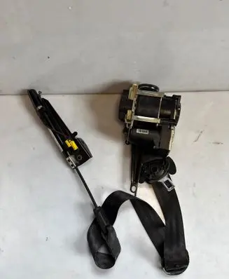 Audi Q7 4M Front seatbelt 4M0857705K 4M0857619A 626725900L