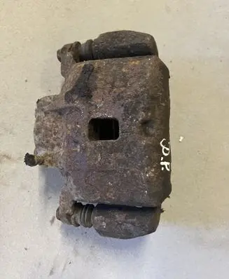 Mitsubishi Outlander Front brake caliper
