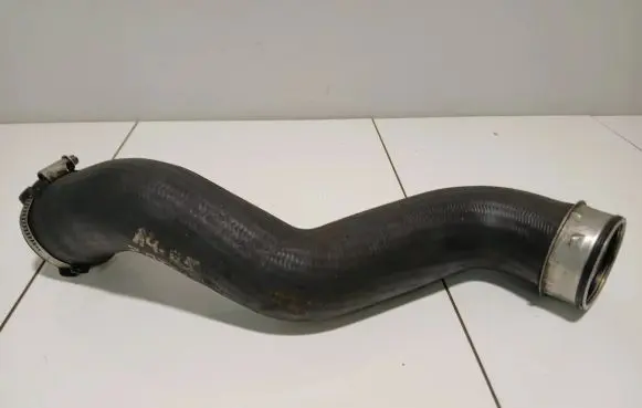 Audi A4 S4 B7 8E 8H Intercooler hose/pipe 8e0145737f