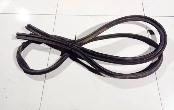 Chrysler PT Cruiser Rubber seal rear door 