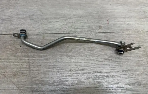 Coolant pipe/hose