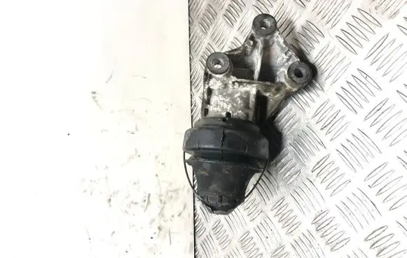 Volvo V70 Engine mounting bracket 08649262