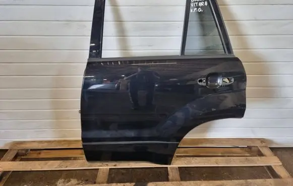 Suzuki Grand Vitara II Rear door