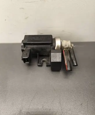 BMW 5 F10 F11 Turbo solenoid valve 70088704 7595374