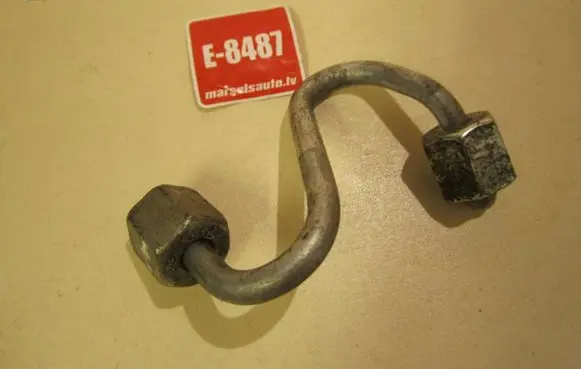 Volkswagen PASSAT B7 Fuel injector supply line/pipe 03L301T