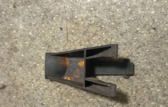 BMW 5 E34 Radiator mount bracket 1709332