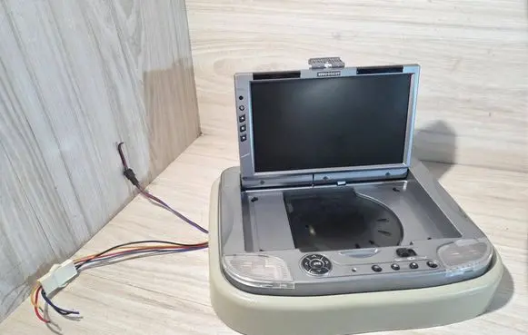 Hyundai Santa Fe Radio/CD/DVD/GPS head unit DVDPLAYER RE9269D
