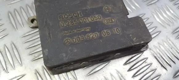 Mercedes-Benz E W124 Airbag control unit/module 0285001050 0038200610
