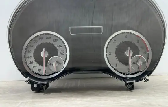Mercedes-Benz A W176 Speedometer (instrument cluster) A1729025105 A1769012202 A1769003403
