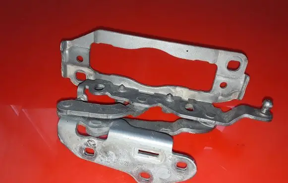 Mercedes-Benz C W204 Engine bonnet/hood hinges A2048800728