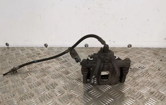 Honda CR-V Rear brake caliper Y04282