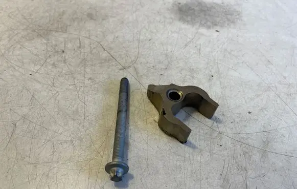 BMW X6 F16 Fuel Injector clamp holder 
