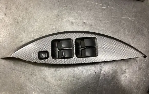 Mitsubishi Grandis Electric window control switch 515077 MN141066