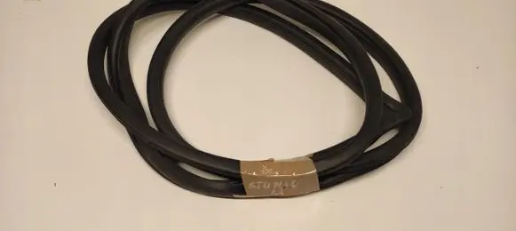 KIA Stonic Front door rubber seal 
