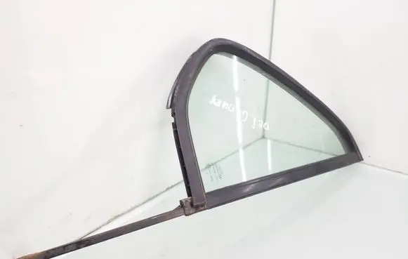 Rear vent window glass
