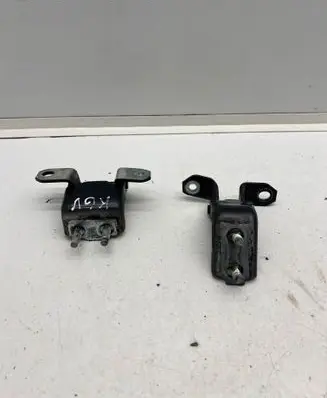 Suzuki Vitara (LY) Rear door lower hinge 68L