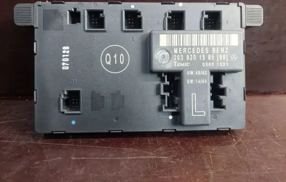 Mercedes-Benz C W203 Door control unit/module 2038201585 00001321