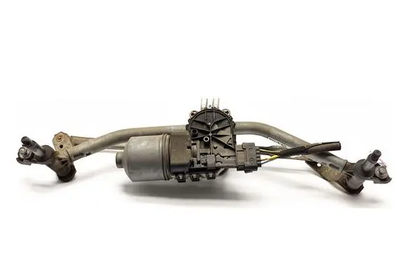 Peugeot 208 I Front wiper linkage and motor 9673222580