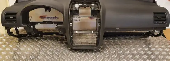 Volkswagen Golf V Dashboard