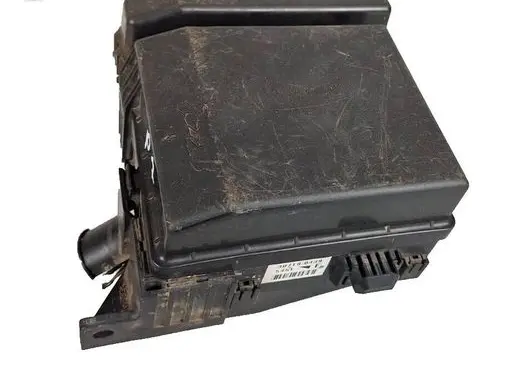 Mitsubishi Pajero Fuse module MR587816
