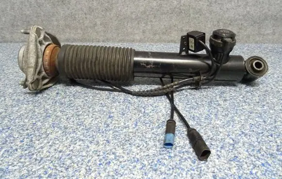 BMW X5 F15 Rear shock absorber/damper 6863175