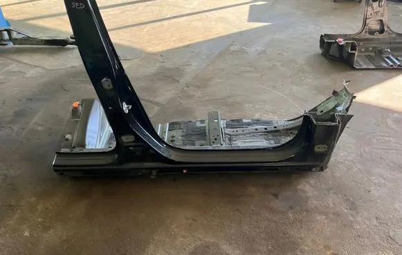Mazda 3 Pillar (middle) 