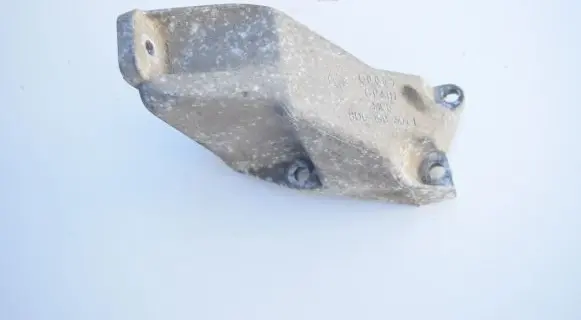 Audi A4 S4 B5 8D Engine mounting bracket 8D0199307L
