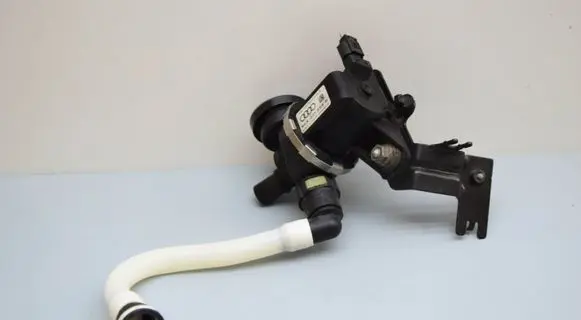 Audi Q5 SQ5 Fuel distributor 80A201559B
