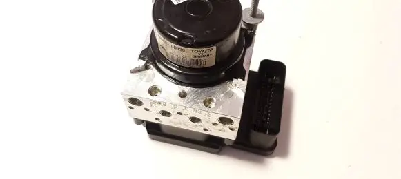 Toyota Yaris ABS Pump 445400D130 06210236804 895410D330