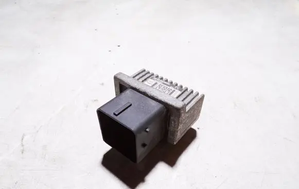 Nissan X-Trail T31 Glow plug pre-heat relay 9640469680