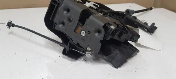 Volvo V50 Rear door lock 30699111 985916102
