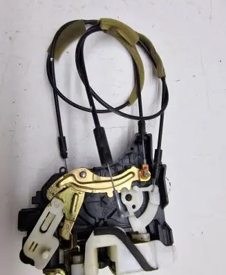 Mitsubishi Grandis Rear door lock MN167832