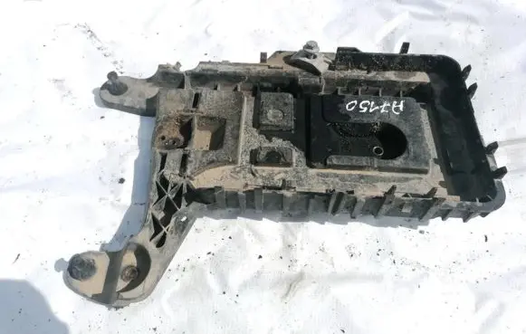 Volkswagen Golf VI Battery box tray 1K0915333