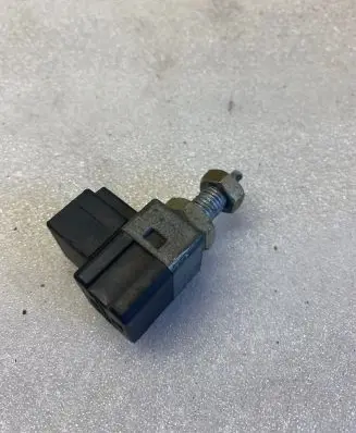 Hyundai Santa Fe Brake pedal sensor switch 9381038100