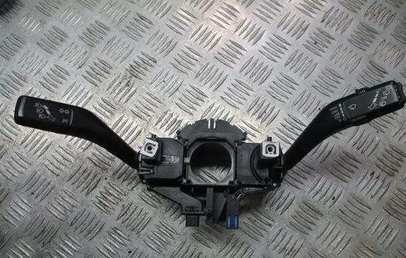 Volkswagen Golf V Headlight wiper switch 